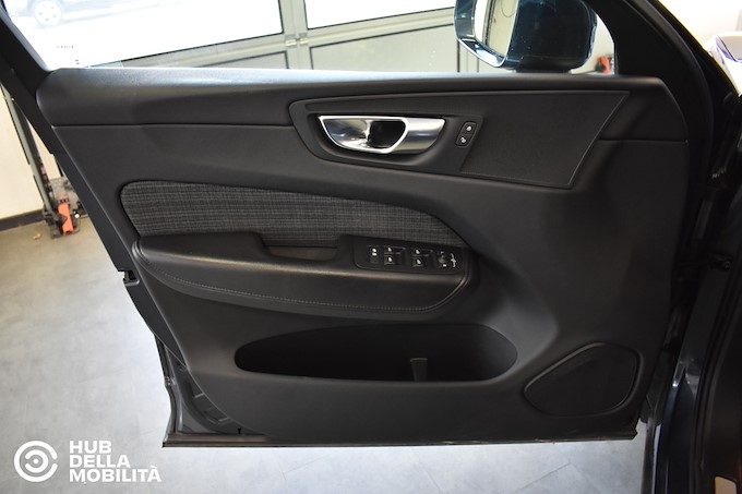 VOLVO XC60 B4 (d) automatico Core